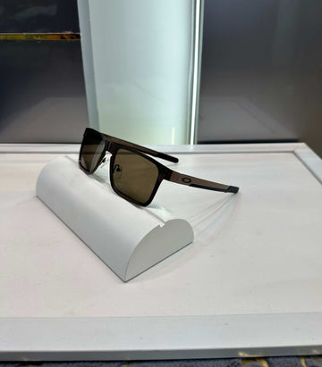 Oakle y All Brown Premium Shade 1701