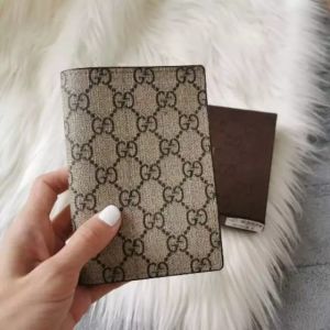 Gucci_GG_Supreme_Emblem_Khakhi_Passport_Case_Canvas_Leather_With_OG_Box_G101