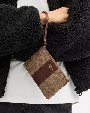 Coach_Corner_Zip_Wristlet_In_Signature_Canvas_With_Brown_Stripe_With_OG_Box_&_Dust_Bag_104