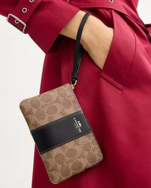Coach_Corner_Zip_Wristlet_In_Signature_Canvas_With_Black_Stripe_With_OG_Box_&_Dust_Bag_105