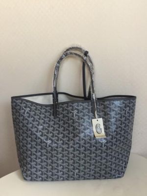 Goyard_Saint_Louis_PM_Tote_Bag_Grey_With_A_Detachable_Pouch_With_Dust_Cover