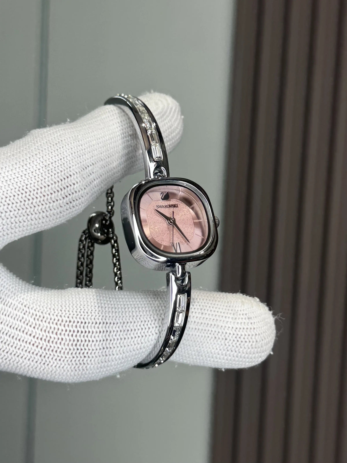 Swarovsk i Silver Pink Diamond Premium Ladies Watch