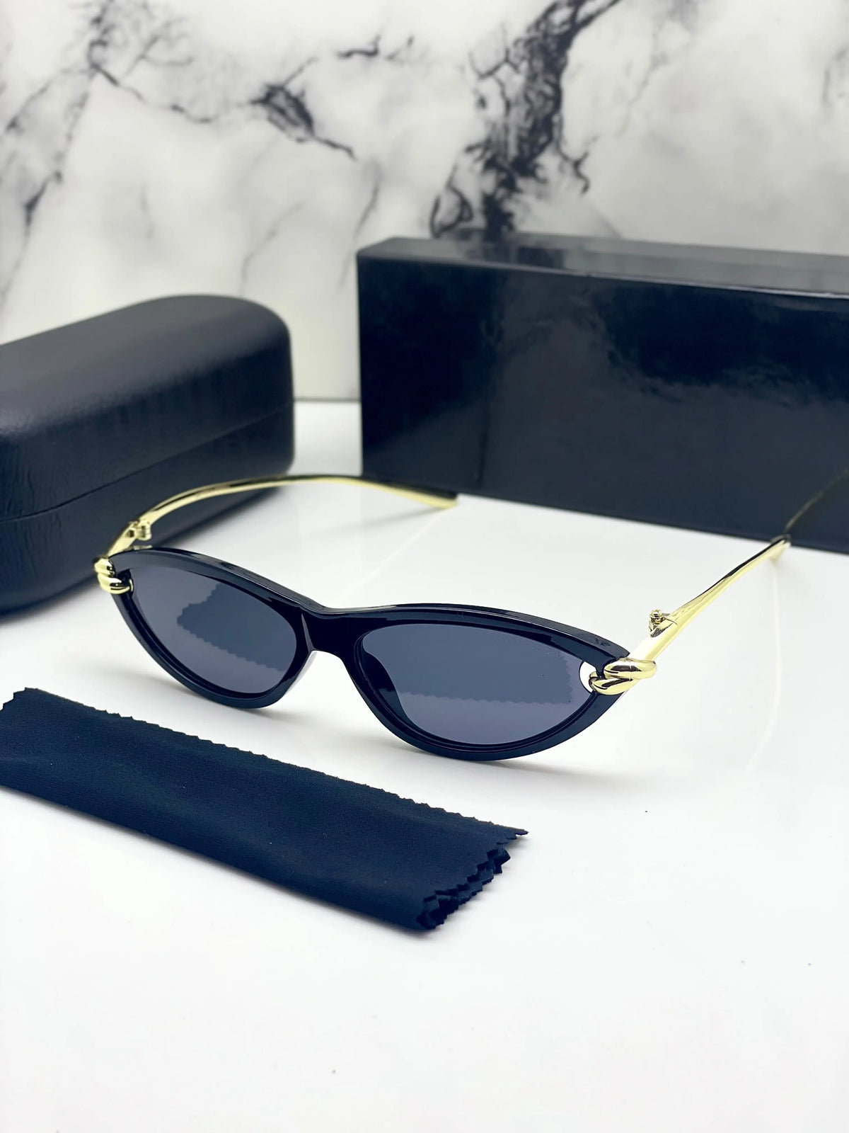 Bottega Veneta 305 Gold Black 