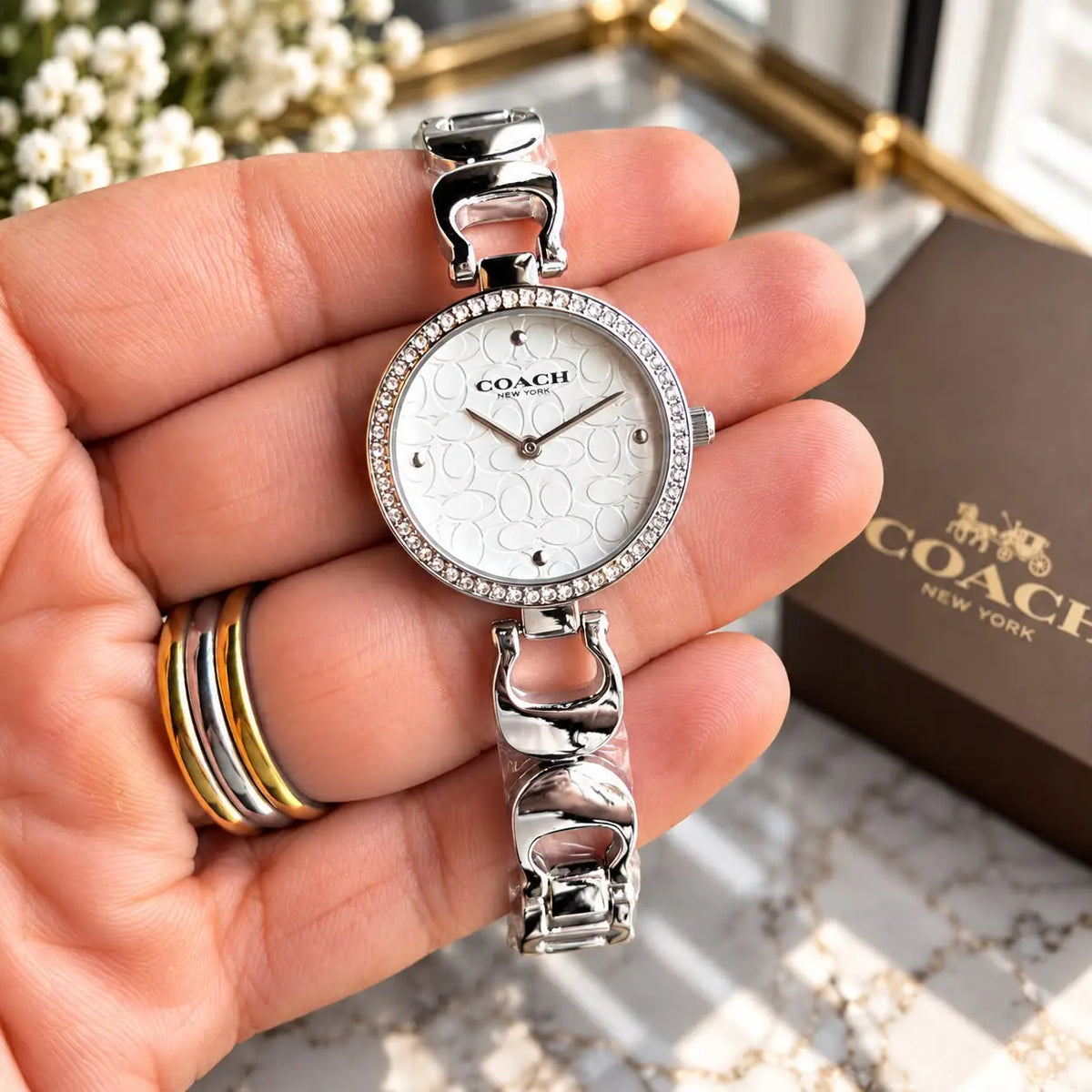 COACH_SILVER_WHITE 
